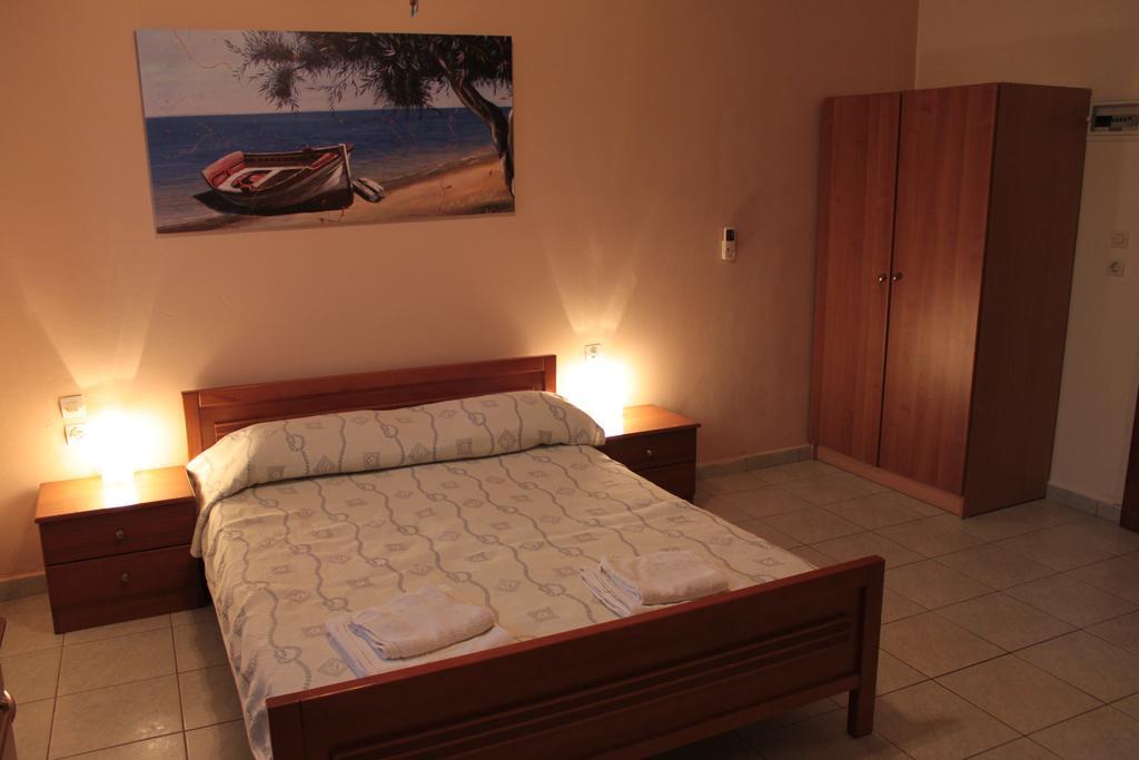 Ballas Apartments Agia Efimia Quarto foto