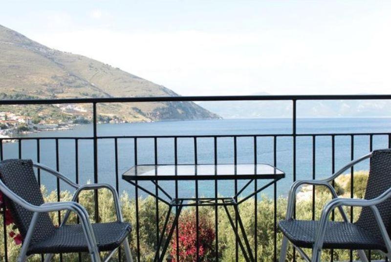 Ballas Apartments Agia Efimia Quarto foto